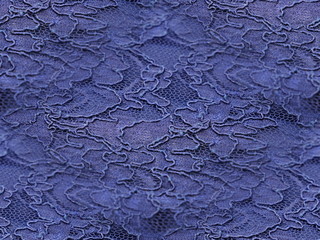 Spitze am Kleid