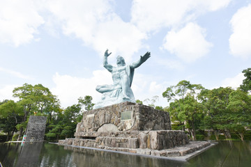 Fototapeta na wymiar 長崎　平和の像