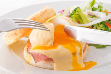 エッグベネディクト