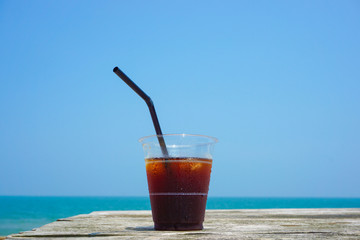 Iced coffee to drink on the beach.  ビーチで飲むアイスコーヒー