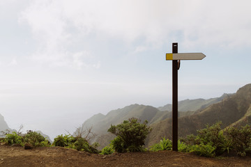 Index to right direction in the mountain
