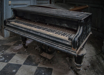 Abandoned piano