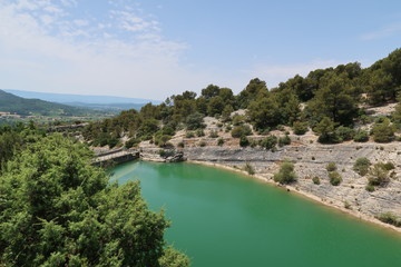 Fototapeta na wymiar View from the heights of Saint-Saturnin-lès-Apt 