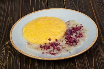 Carpaccio seabass with cream