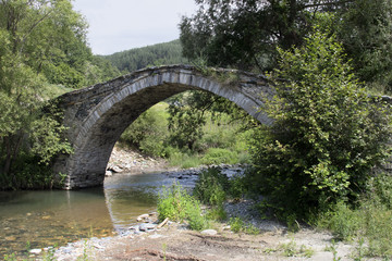 Fototapeta na wymiar Bulgaria, old stone bridge