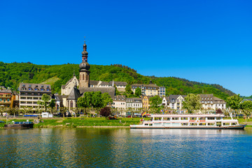 Obraz premium View of the wine town Cochem at the Moselle in Germany