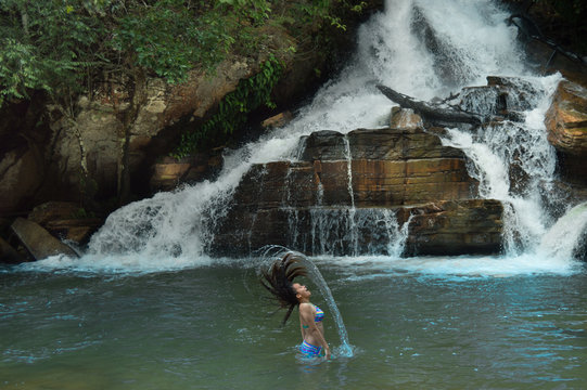 jogando cabelo , cascata