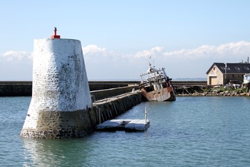 le port de Saint-Vaast-la-Hougue et son chantier naval