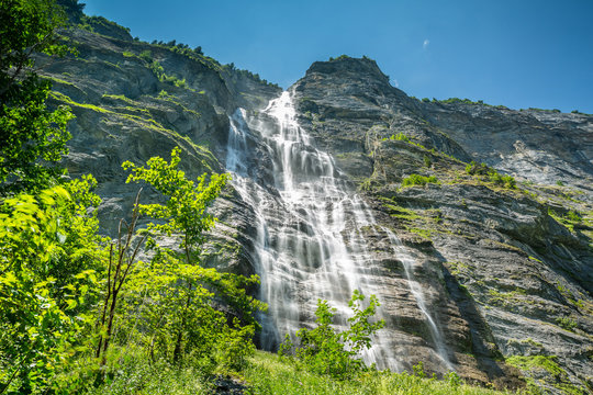 Fototapeta cascade de Lauterbrunnen