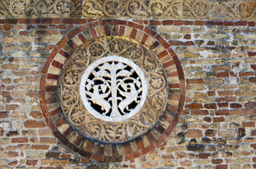 Detail an der Fassade der Vorhalle, Abtei Abbazia di Pomposa, Gemeinde Codigoro, Provinz Ferrara,...