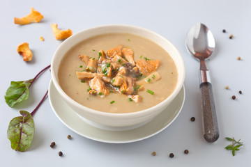 Cremige Pfifferling-Suppe