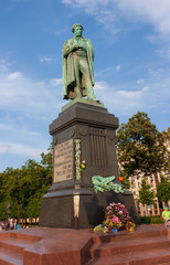 Obraz premium Monument to Russian poet A. S. Pushkin on Pushkin square