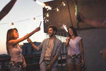 Obraz premium Summertime rooftop party