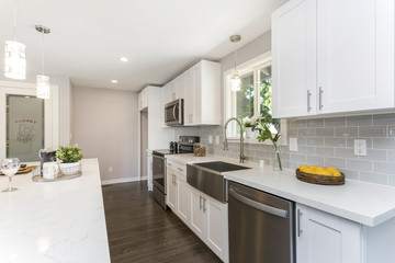 Fototapeta na wymiar Gorgeous kitchen with open concept floorplan.