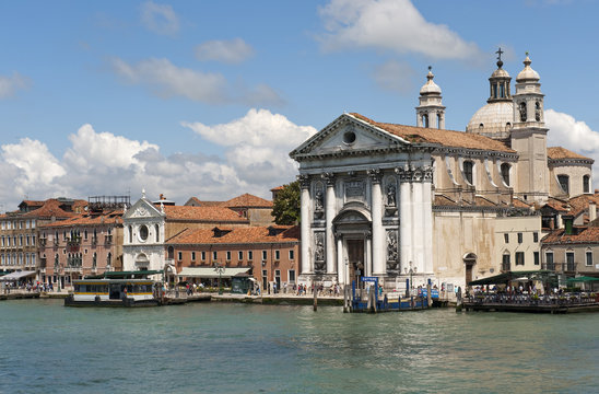 Chiesa dei Gesuati (S. Maria del Rosario) am Canale della Guidecca, Stadtteil (sestiere) Dorsoduro, Venedig, Venezia, Italien. Achitekt Giorgio Massari