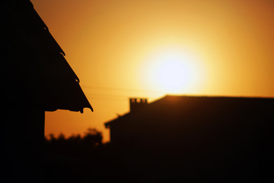 "Volta teu rosto sempre na dire&ccedil;&atilde;o do sol, e ent&atilde;o, as sobras ficar&atilde;o para tr&aacute;s."