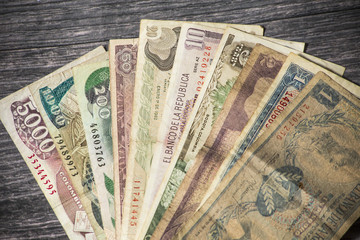 old Colombian banknotes out of circulation