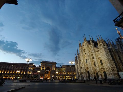 Nuvole in Piazza Duomo