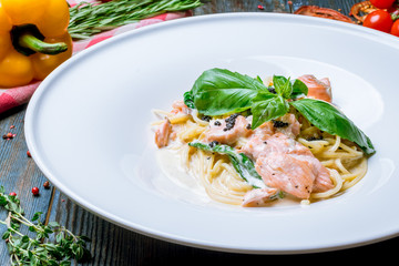 tagliatelli pasta with salmon