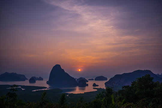 Samed Nang Chee Is A New View Point In Phang Nga Province, Thailand.  Almost 200 Visitors Per Day, On The Weekend, Even Reach A Thousand People Come Over Here.