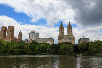 Fototapeta na wymiar Central Park Boat Spare