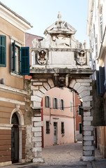 Balbi-Tor (Balbijev luk) aus dem Jahr 1680,  Rovinj, Istrien, Kroatien, Adria, Mittelmeer