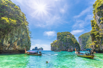 Obraz premium View of Loh Samah Bay, Phi Phi island, Thailand