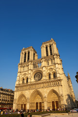 Fototapeta na wymiar Hauptfassade Westfassade der Kathedrale Notre Dame, Paris, Ile de France, Frankreich