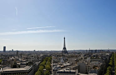 Bick vom Arc de Triomphe, Triumphbogen, auf den Eiffelturm und über die Dächer von Paris, Ile de France, Frankreich