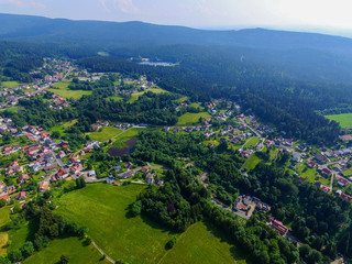 Fototapeta na wymiar Luftbild Landschaft See Ortschaft Fichtelgebirge