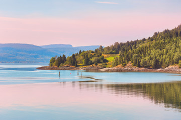 Island Ytteroey , Norway © liramaigums