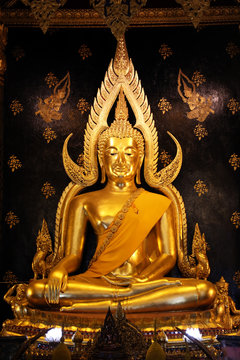 Phra phuttha chinnarat in Wat Phra Sri Rattana Mahathat (Wat Yai). The world most beautiful golden buddha statue. 
