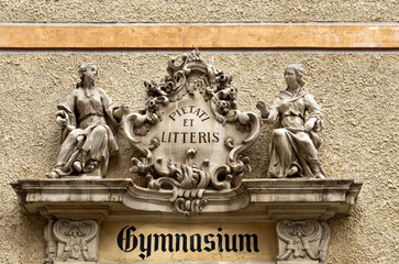 Eingang zum Piaristengymnasium, Jodok-Fink-Platz, 8. Bezirk, Josefstadt, Wien