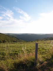 Fototapeta na wymiar Farmland in the hills 