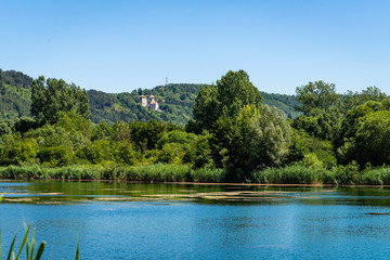 Obraz premium lake in deep forest