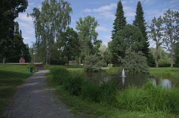 Fototapeta na wymiar Pond in a park