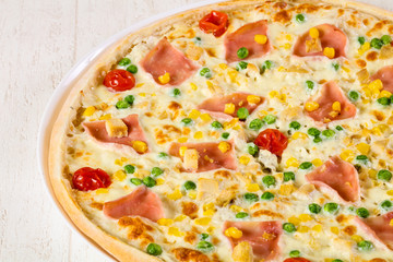 Pizza with ham