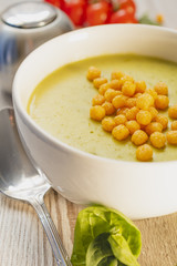 Spinach soup with croutons