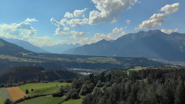 Flug Arial Shot Tirol Karwendel  Nordkette Austria Amazing sunny day backwards