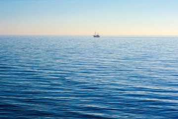 Fischkutter auf Meer