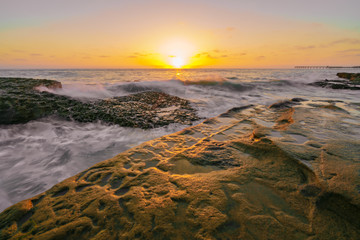 Obraz premium Golden Sunset in Ocean Beach, San Diego