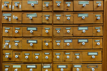 Schubladen und Akten Kabinett Archiv Apotheker 
