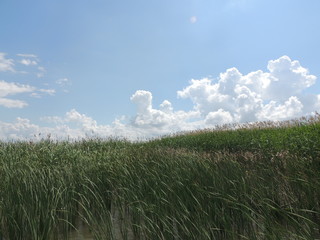 Obraz premium облака над озером