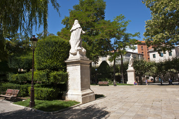 Fototapeta na wymiar Promenade Espolón in Burgos, Kastilien, Station auf dem Jakobsweg, Camino de Santiago