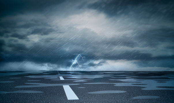 Stra&szlig;e im Regen mit Gewitter