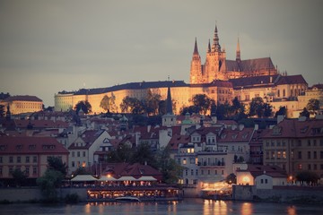 Fototapeta na wymiar Charles bridge and Prague castle on evening