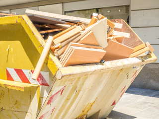 Container für Holzrecycling