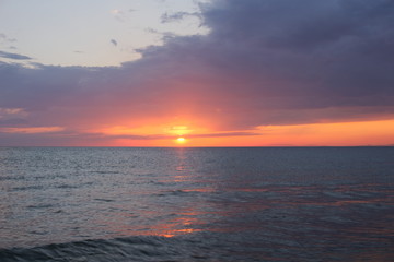 Sunset over the seahorizon