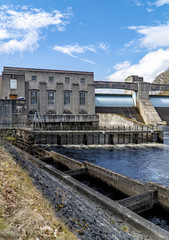 Naklejka premium Dam and powerstation in Pitlochry Scotland