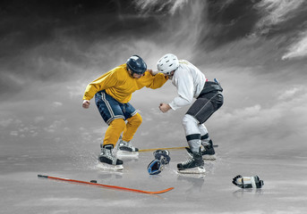 Ice hockey player on the ice, outdoors